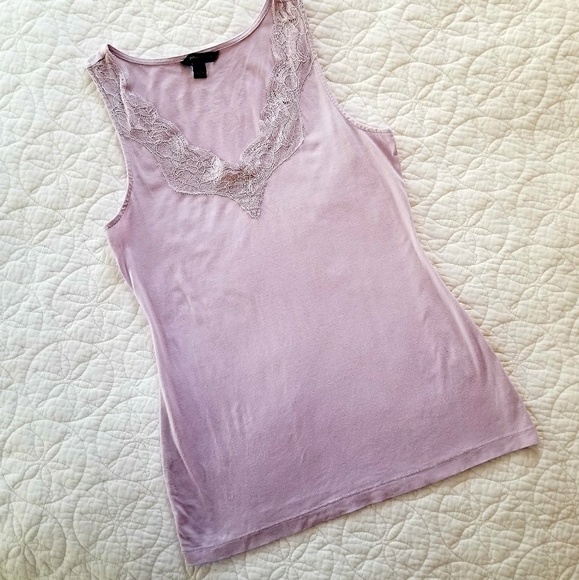 Banana Republic Tops - SALE🤷‍♀️Banana Republic Lavendar lace top